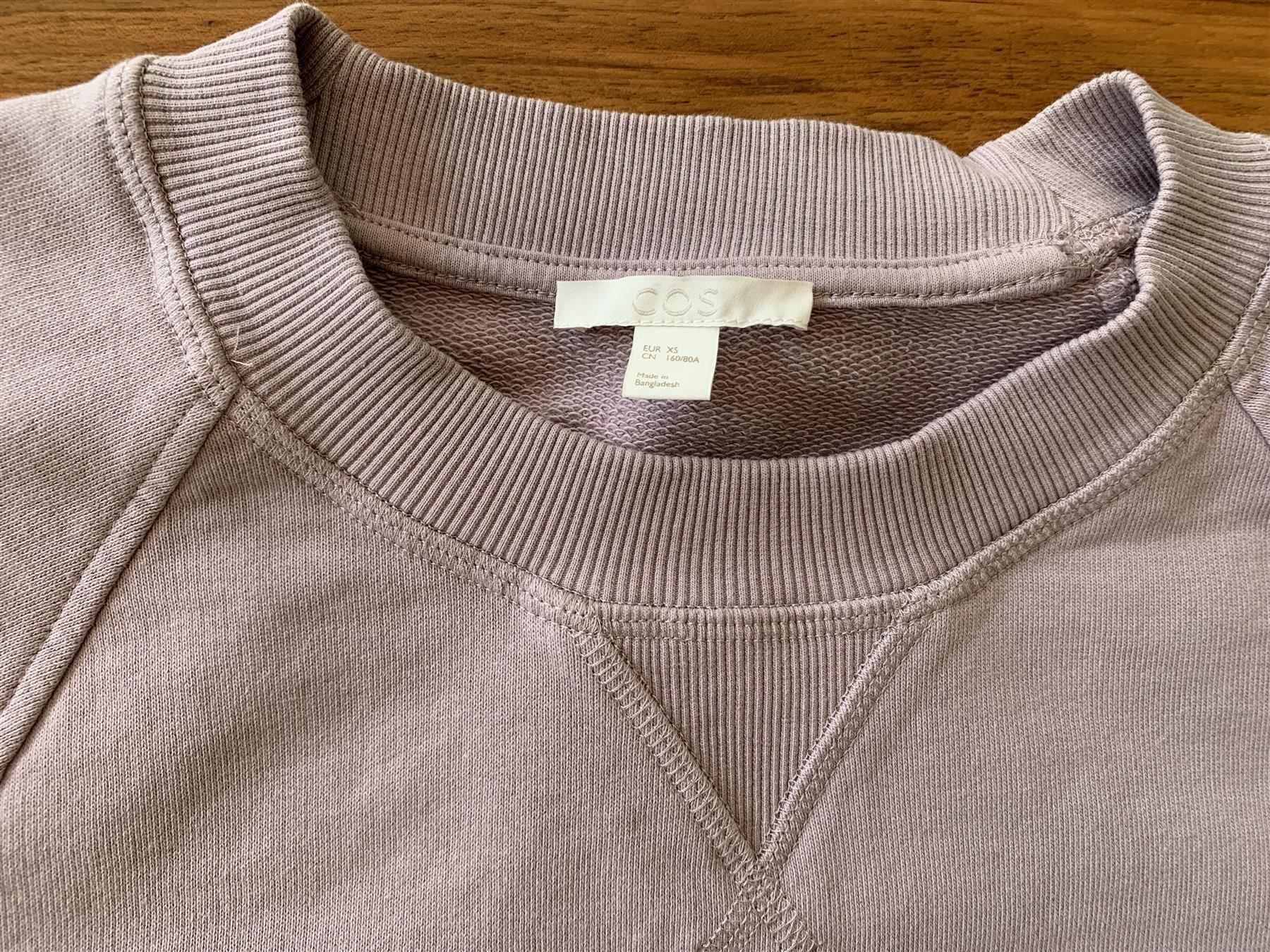 Cos Maglioni & Felpe: COS raffinierter Traum Pullover Gr. XS – Usato da Meiringen venduto da SaltnPepa 1