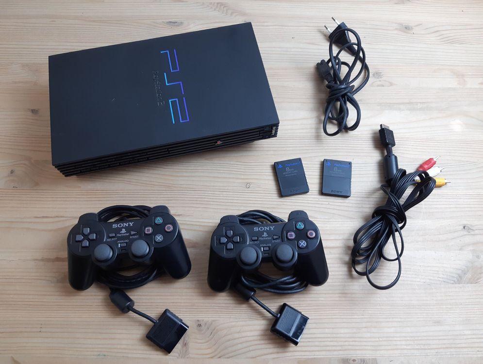 SONY Playstation 2 PS2 mit Zubehör und 2 Controller (Gebraucht) in ...