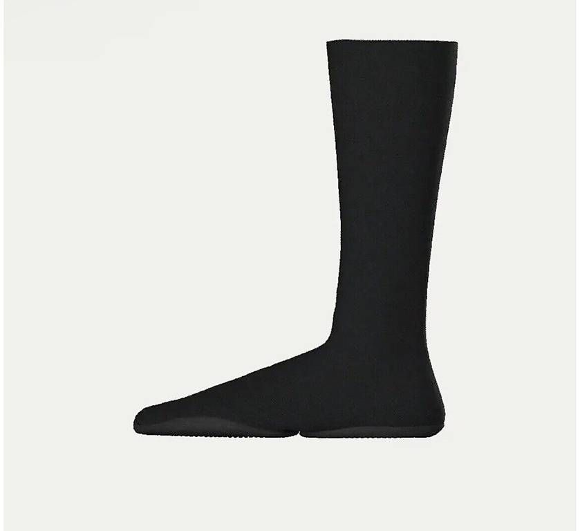 Herrenschuhe: Yeezy Pods Grösse 3 – Neu und originalverpackt aus Basel von loicfoerster 1