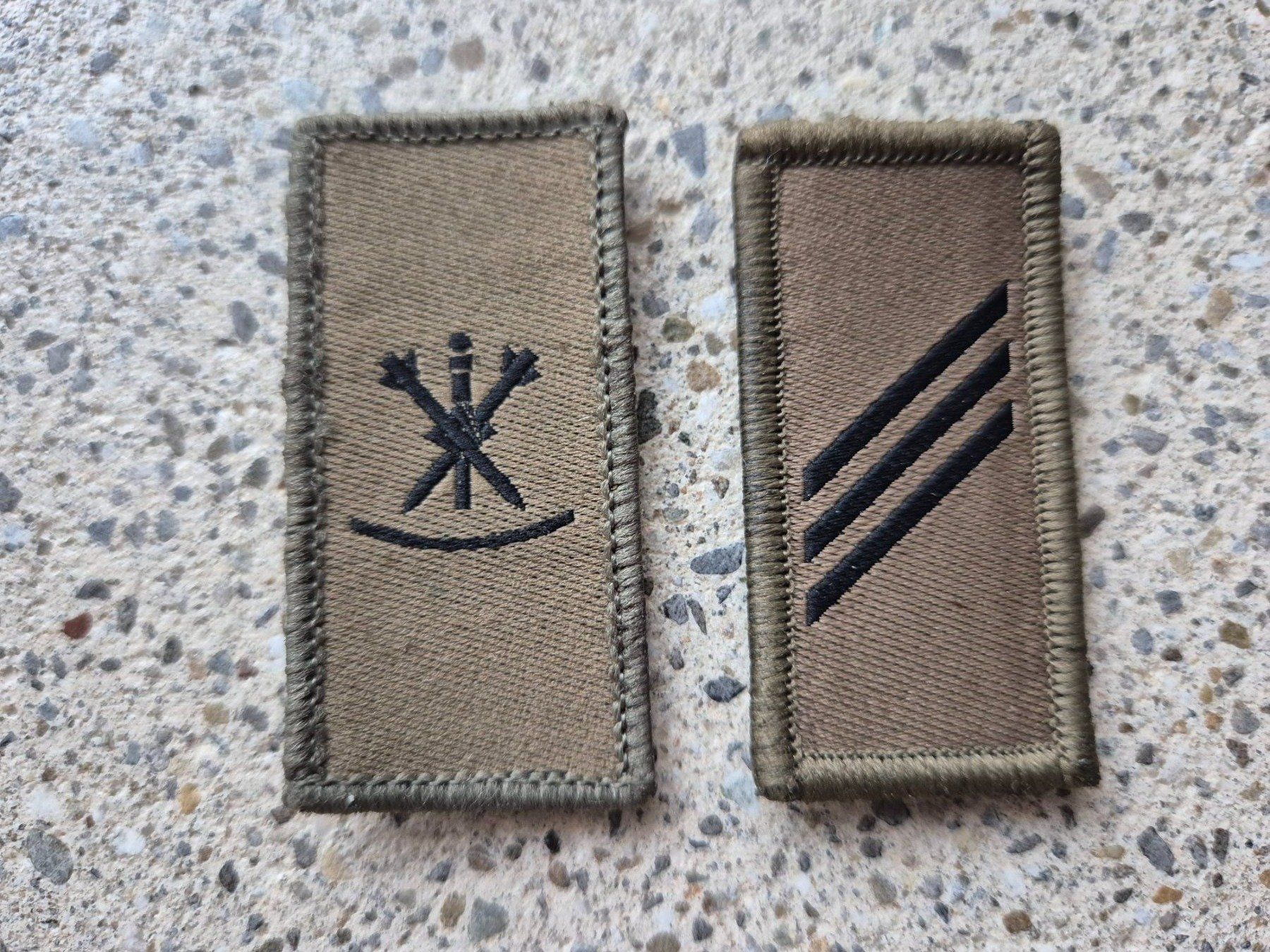 Schweizer Armee Placchette & Badge: *** Abzeichen Set mit klett Obergefreiter *** – Usato da Riedholz venduto da fr_sIruP