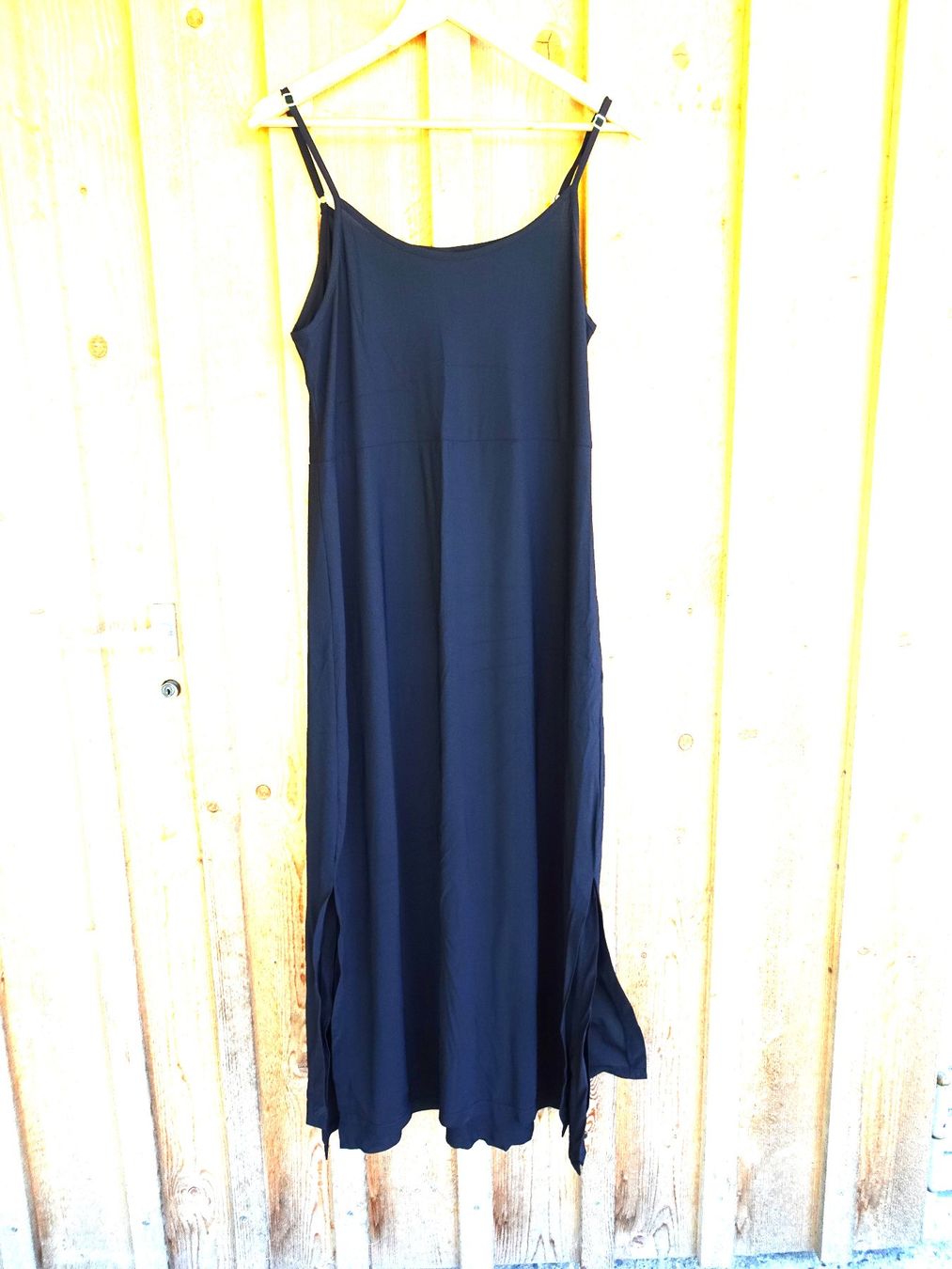 Kleider: Schwarzes, schlichtes Only M. Abendkleid Gr. M - 423137 – Gebraucht aus Küssnacht am Rigi von Good4Deckeli 1