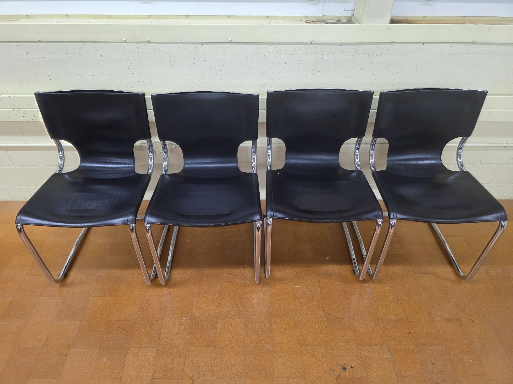 Arco Chaises: 4er Set Carlo Bartoli 920 Stühle - Freischwinger Arco – D'occasion à Lichtensteig par UsedINStore 2