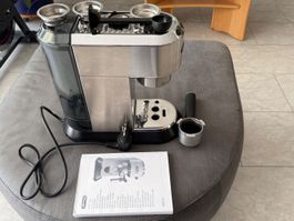 DeLonghi Dedica EC 685 Espressomaschine Silber guter Zustand