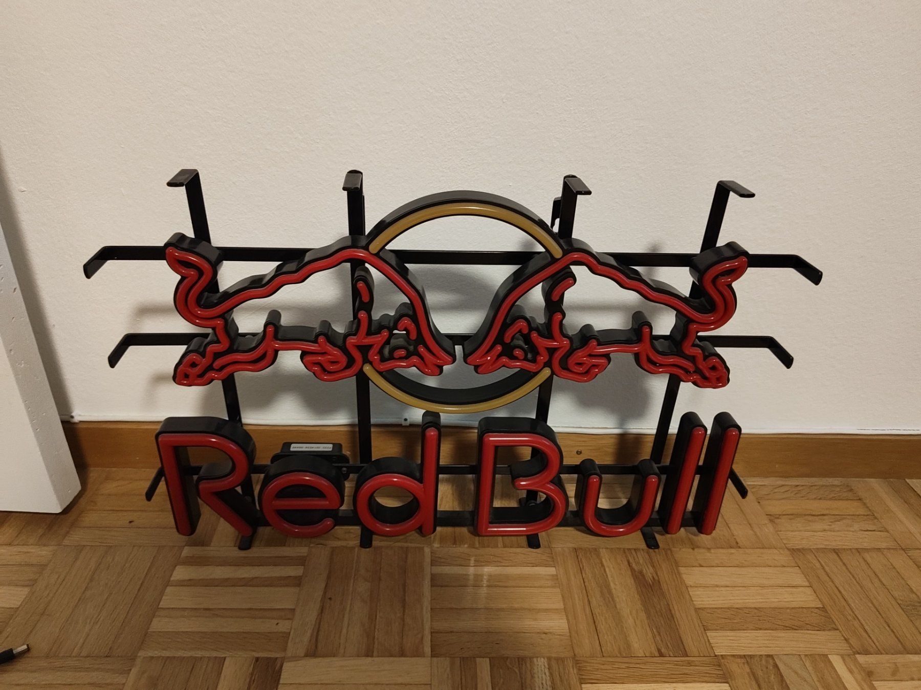 Lampade: Red Bull Neon Leuchtreklame – Usato da Bäch SZ venduto da BirdyTheBird 1