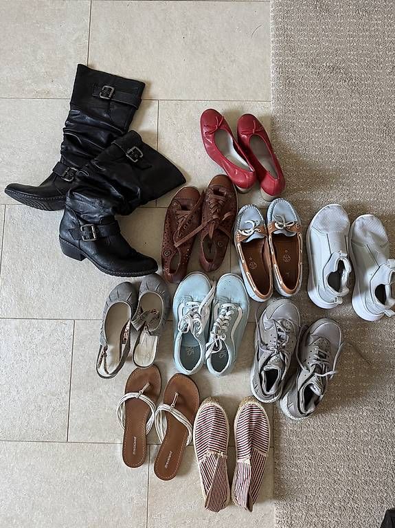 Chaussures femmes: Schuhe Größe 38 – D'occasion à Therwil par niggidaetsch