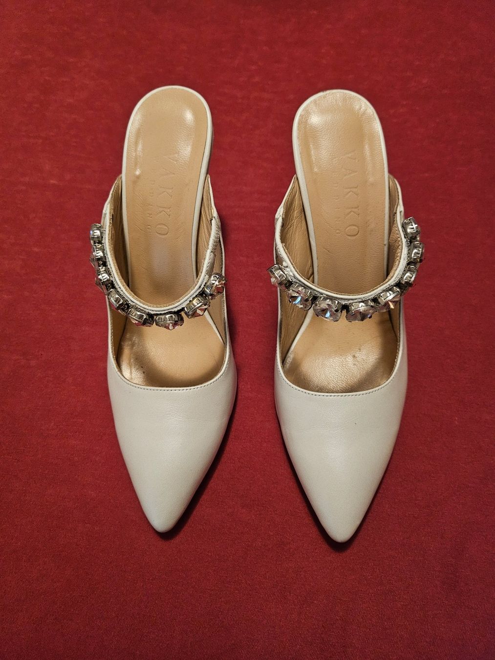 Scarpe da donna: Braut pums gr 38 – Nuovo (secondo la descrizione) da Dietikon venduto da Eleda