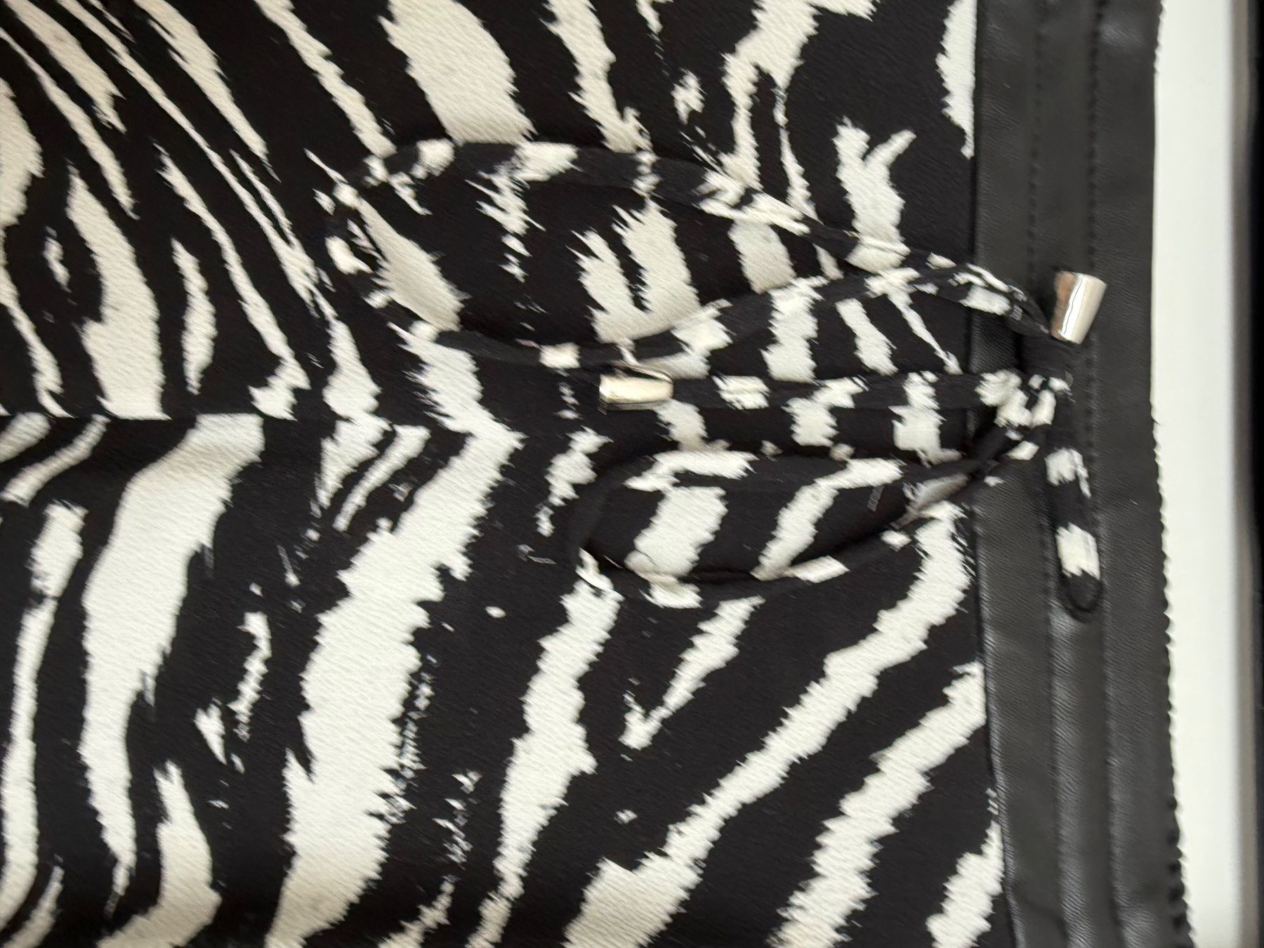Pantaloni: Rich &rayal hose – Usato da visp venduto da Kmemo1 1