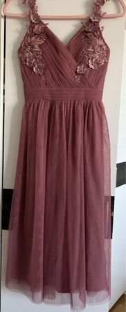 Robe de soirée rose poudré avec dentelle 3D 💕