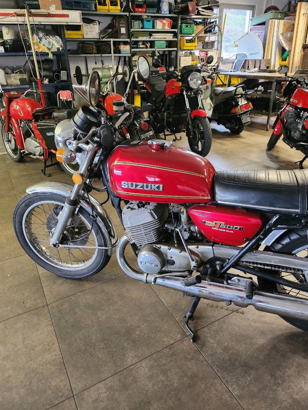 Suzuki Strada: moto suzuki 500GT – Usato da Lugano venduto da Bernardino04
