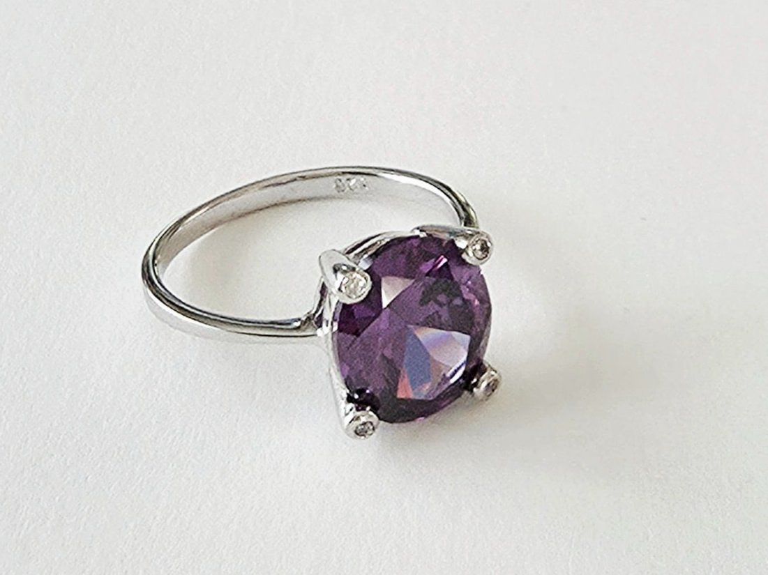 Bagues: Silber 925 Amethyst-Zirkonia Ring - Neu – Neuf avec emballage d'origine à Uetikon am See par Coralreef
