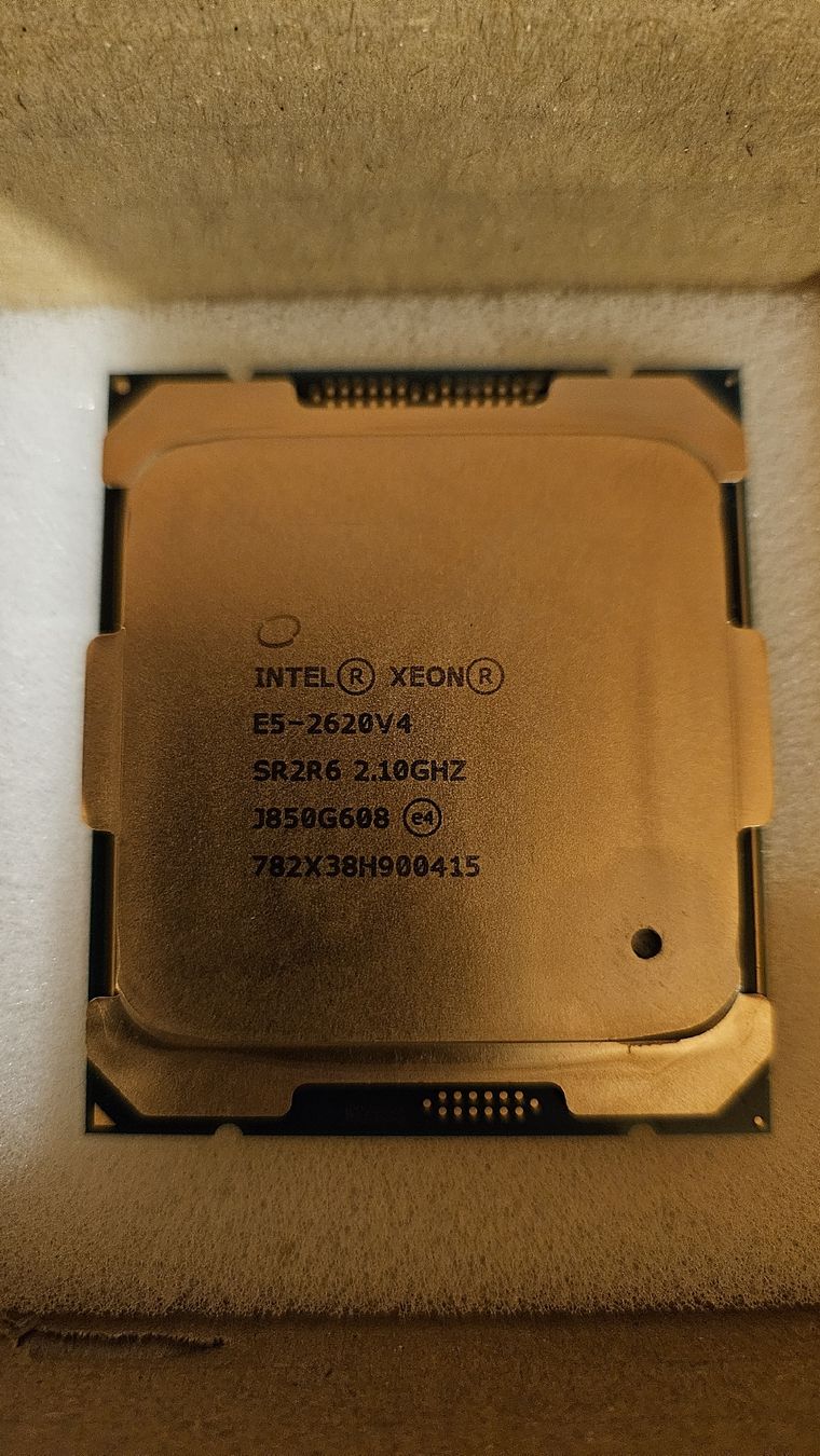 Intel Server: Intel Xeon E5-2620 v4 CPU – Gebraucht aus Châtel-sur-Montsalvens von bla_99bx