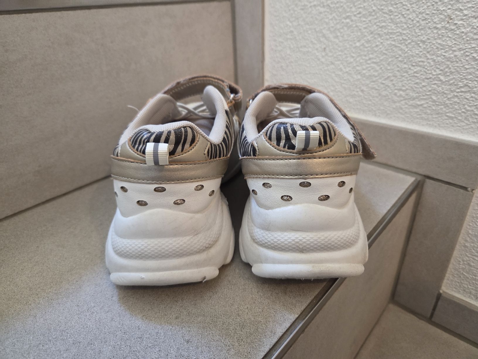 Scarpe per ragazze: Coole Mädchen Schuhe Grösse 37 – Usato da Schlierbach venduto da smeralda1313 4