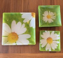 Daisy Glass Square Plates Set - Spring Tableware