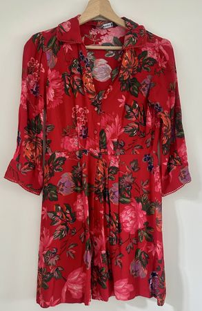 Zara Blumenkleid rot Gr. XS wie neu!