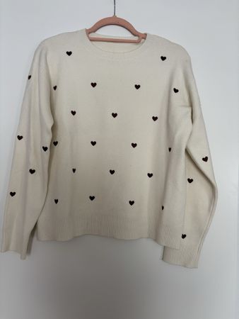 Pullover mit Herzen