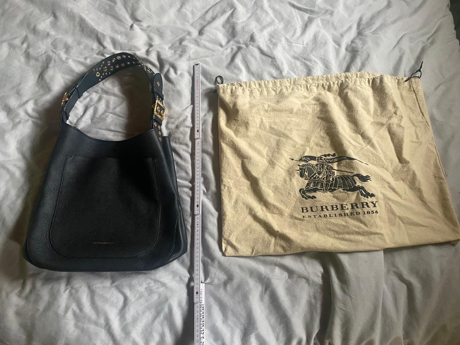 Burberry Taschen für Damen: Burberry Hobo Bag Leder Schwarz – Gebraucht aus Merenschwand von fidu07 2