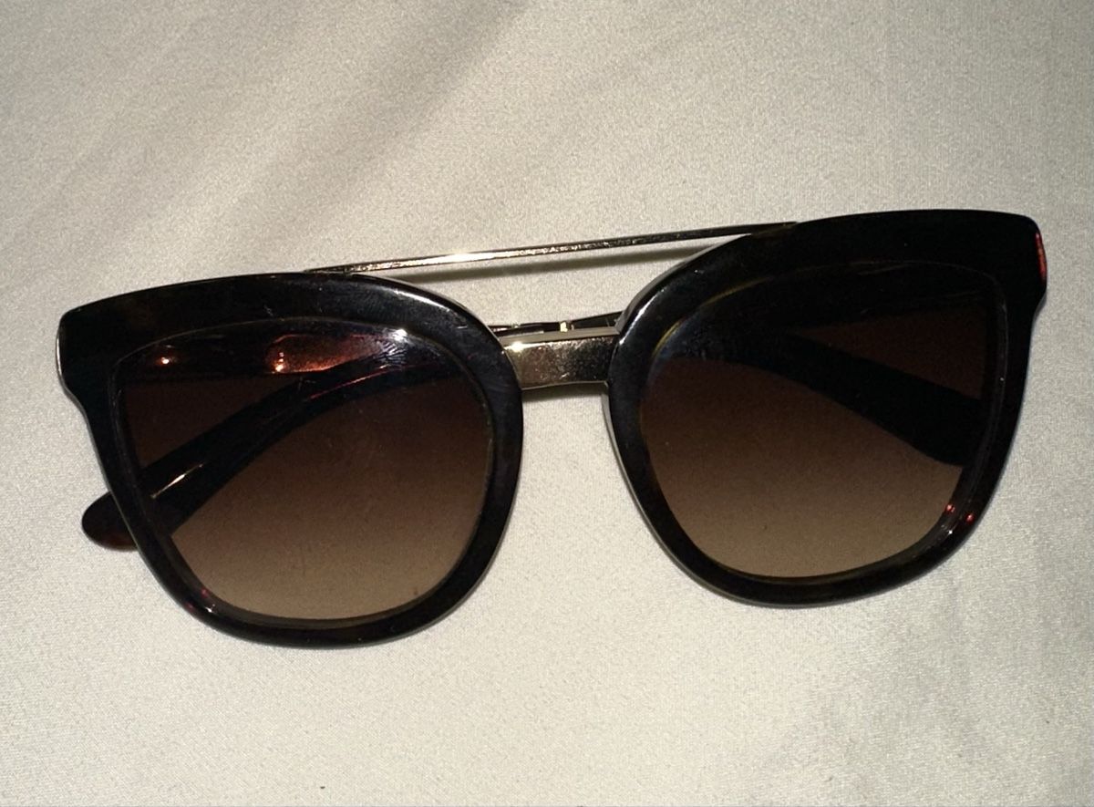 Dolce & Gabbana Lunettes & Verres: Dolce Gabbana Sonnenbrille – D'occasion à Gutenswil par jus_nr7h