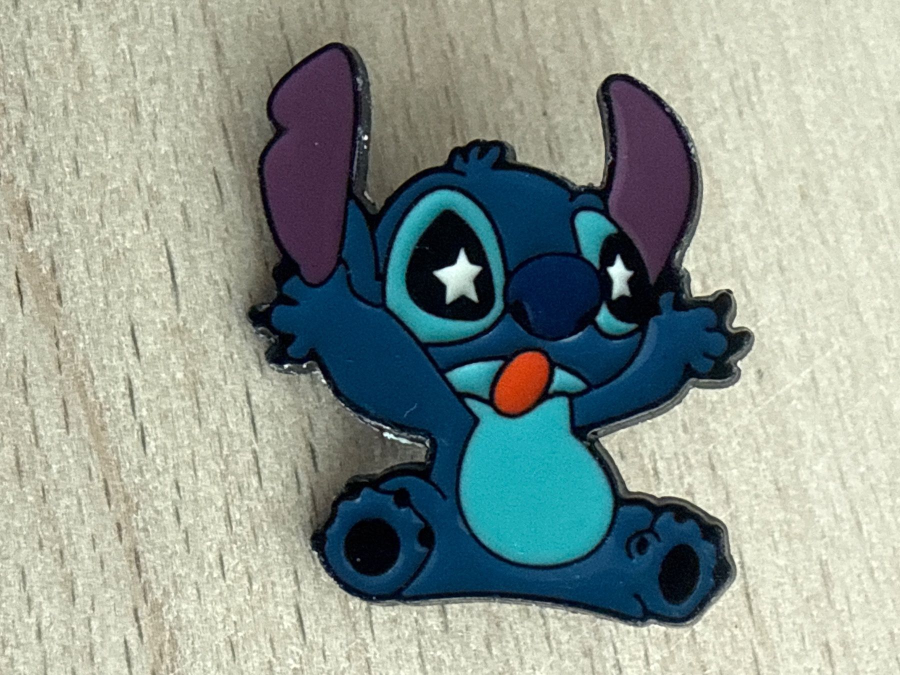 Placchette & Badge: Pin Stitch – Usato da Glattbrugg venduto da Schweigmatt