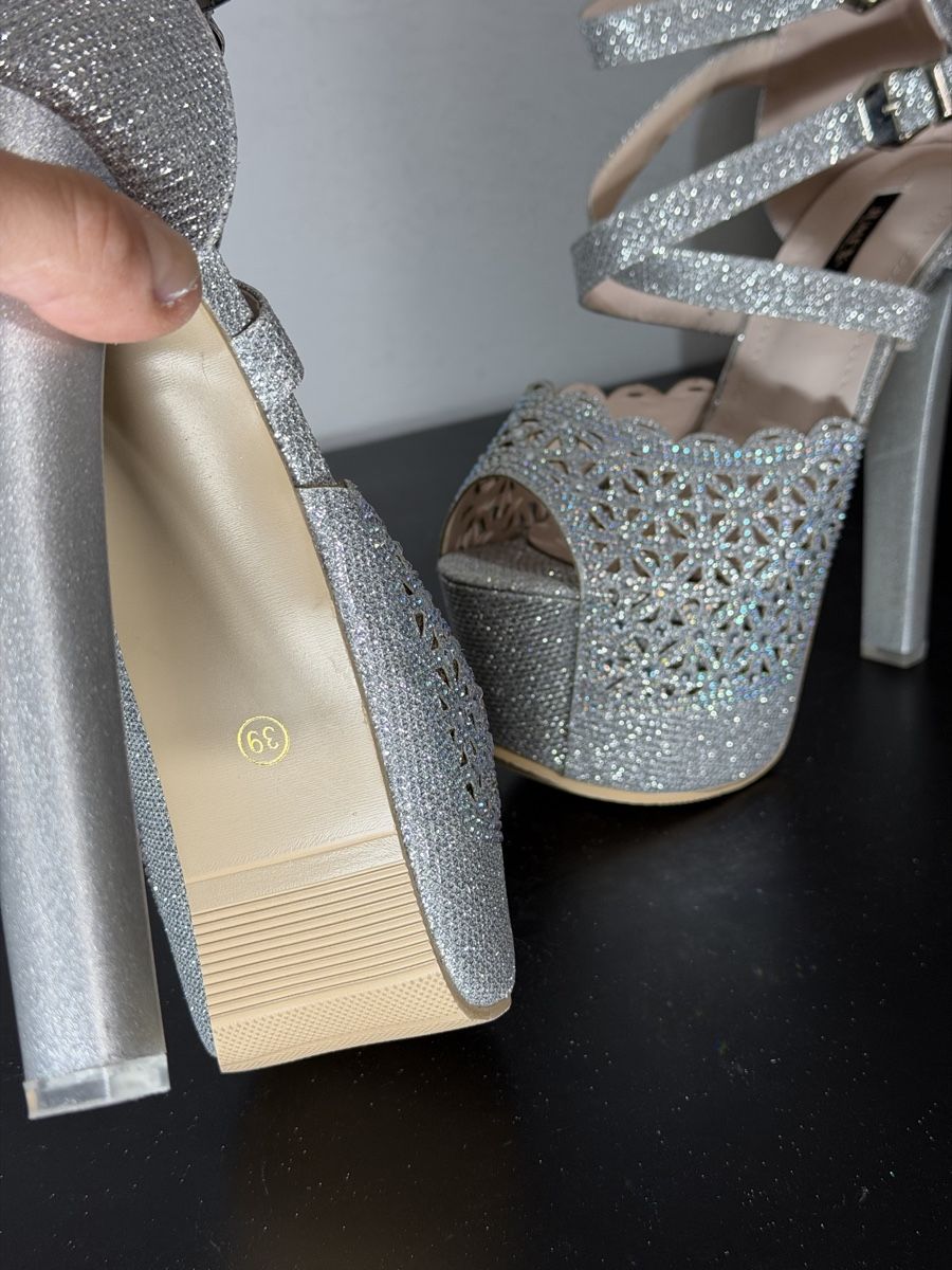 Damenschuhe: Silver Glitter Platform High Heels Size 39 New – Neu (gemäss Beschreibung) aus Zürich von fio_hcd2 1