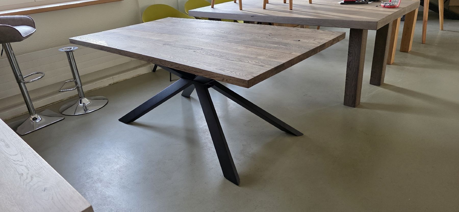 Tables: Tisch neu Massiv – Neuf avec emballage d'origine à Lützelflüh-Goldb par Rampenverkauf_72_ 5