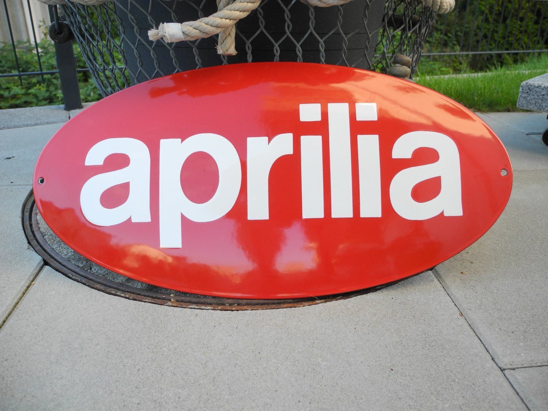 Aprilia Insegne: APRILLA EMAILSCHILD – Nuovo (secondo la descrizione) da Reinach AG venduto da Huckleberrysix 1