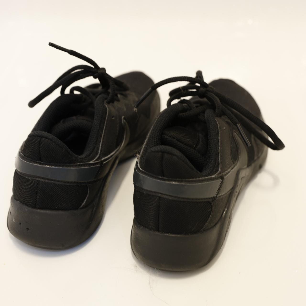 Nike Chaussures femmes: Nike Performance - Legend Essentials 2 – D'occasion à Luzern par scudoboy 1