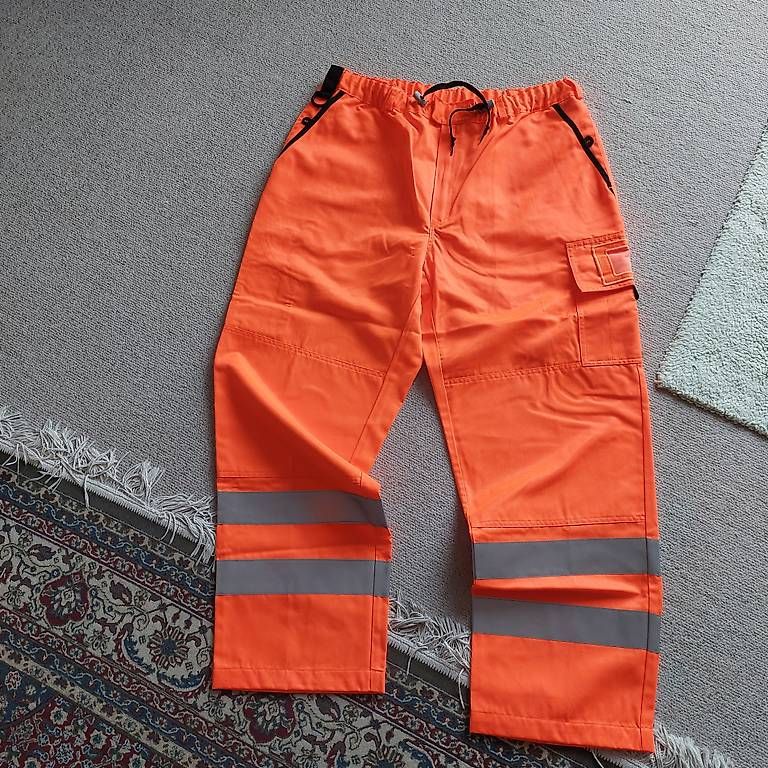 Hosen: Warnschutzhose Gr. 52 neu – Gebraucht aus Kollbrunn von bahati