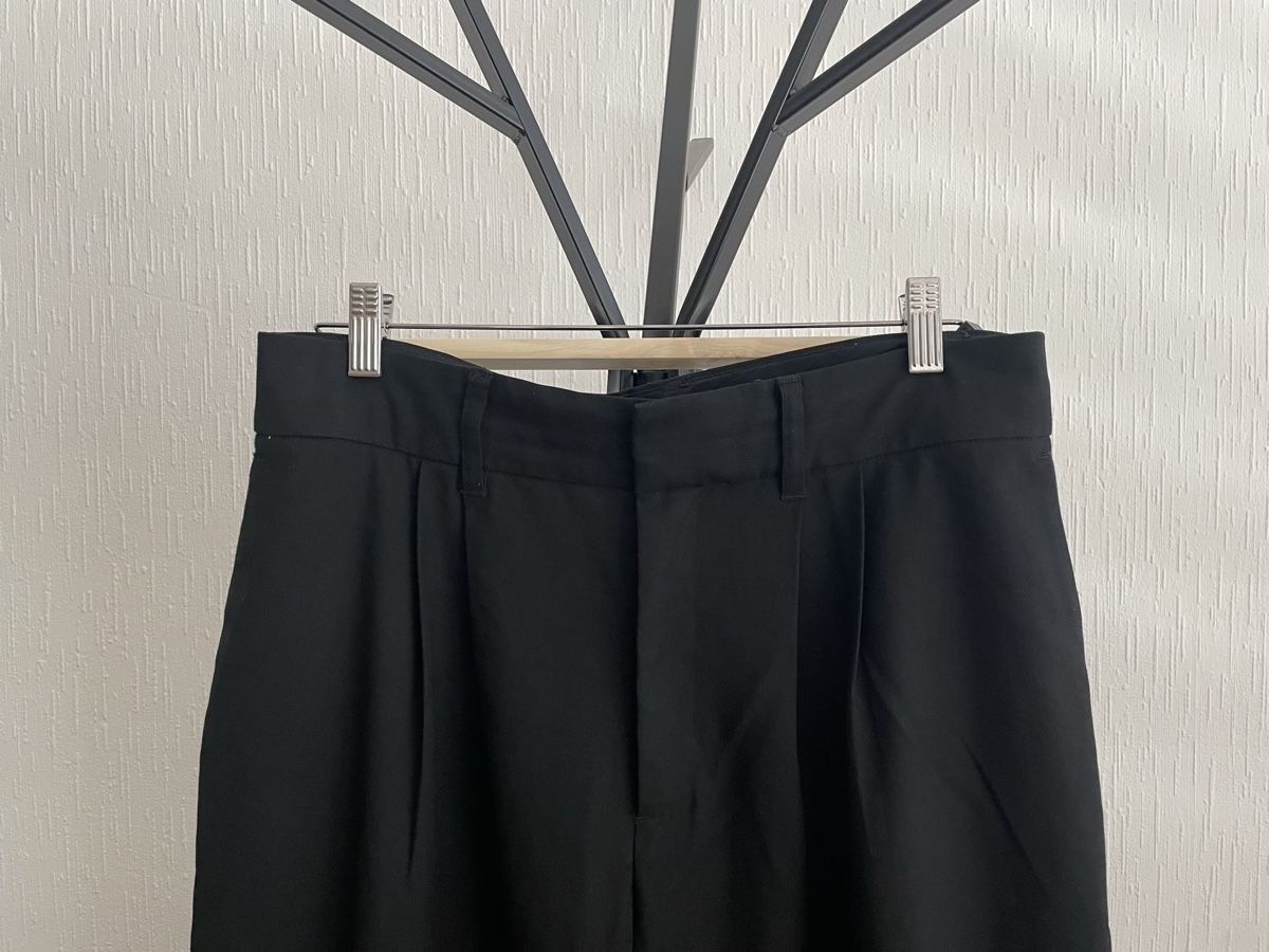 H&M Pantaloni: Pantalon noir chic taille 40 – Usato da Chavannes-Renens venduto da 7h48k 2