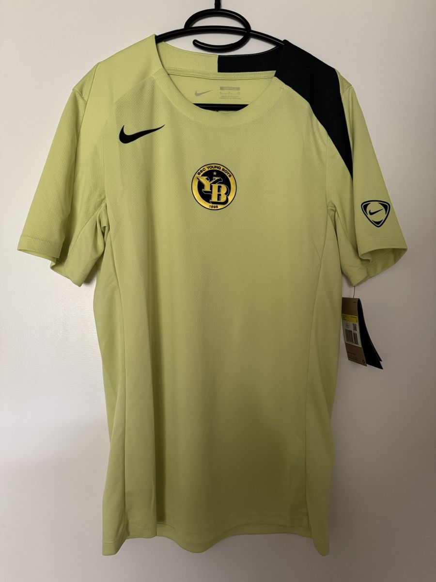 Nike Canottiere & Pantaloni: YB Trikot Training, mit Etikett! – Nuovo e nell'imballaggio originale da Worb venduto da vd986u