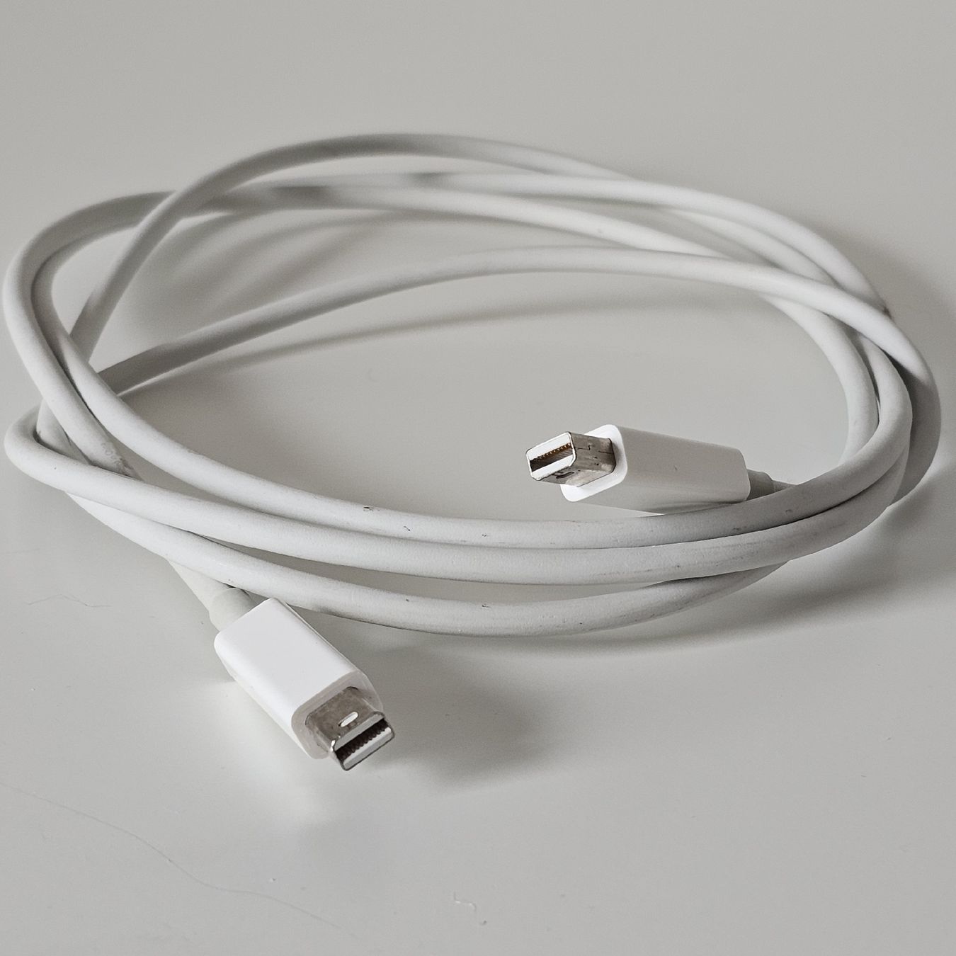 Câbles: Apple Thunderbolt Cable White 1m Used – D'occasion à Matten b. Interl par Vanilla8