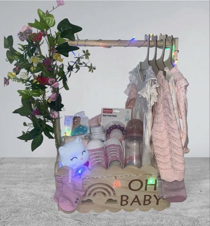 Baby Geschenkset Kleidung Accessoires Rosa Neuwertig