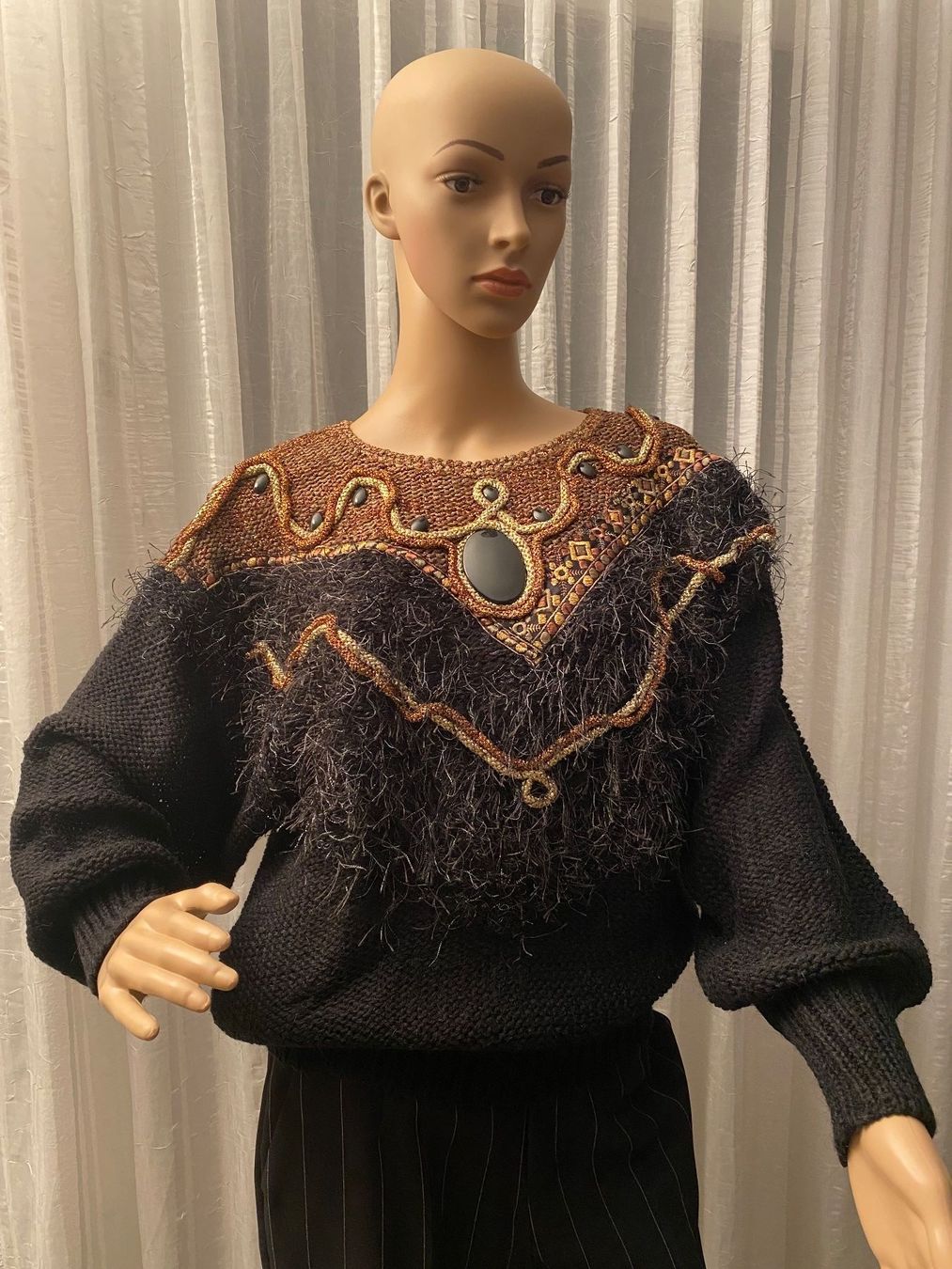 Maglioni & Felpe: Extravaganter edler Hand Made Strickpullover, Gr. 40 – Usato da Winkel venduto da ferrari2022