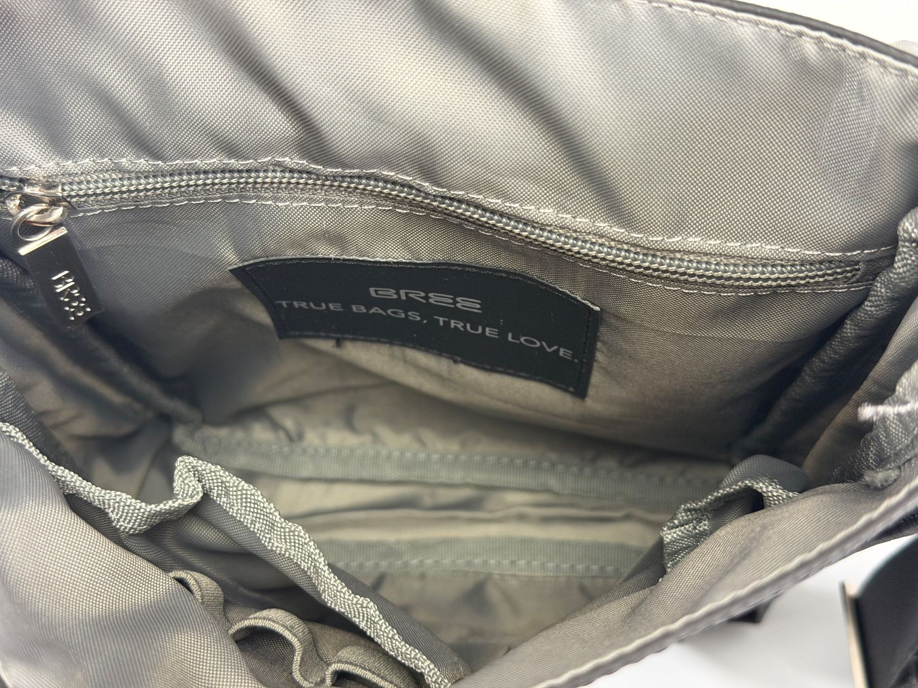 Bree Taschen: BREE Messenger Bag Schwarz, Top Zustand. – Gebraucht aus Sennhof von Johnbest 4
