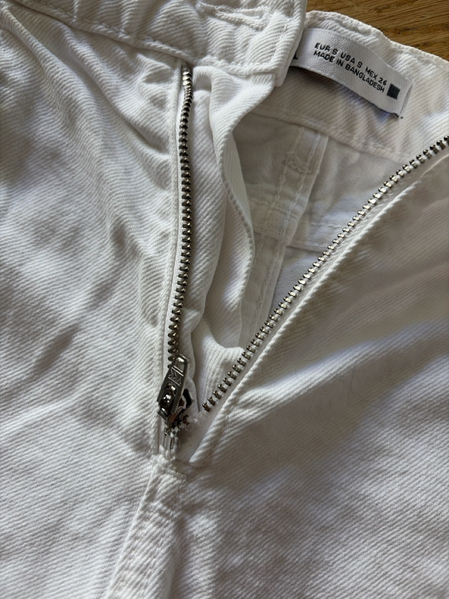Zara Gonne: Jupe short blanche Zara Taille S  – Usato da Martigny venduto da O96 2