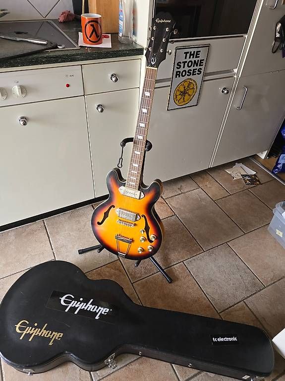 Musikinstrumente: Epiphone Casino Coupe + custom case – Gebraucht aus Zürich von simonanstey 1