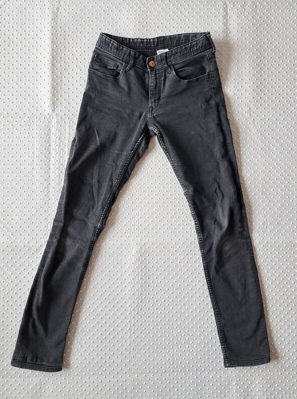 H&M Jeans: Schwarze Skinny Jeans Gr. 152 – Usato da Gysenstein venduto da joshuas81