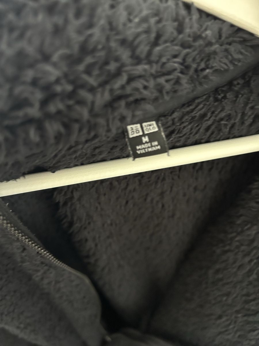 Uniqlo Jacken: Uniqlo black jacket – Gebraucht aus Epalinges von kat_lyp6 1