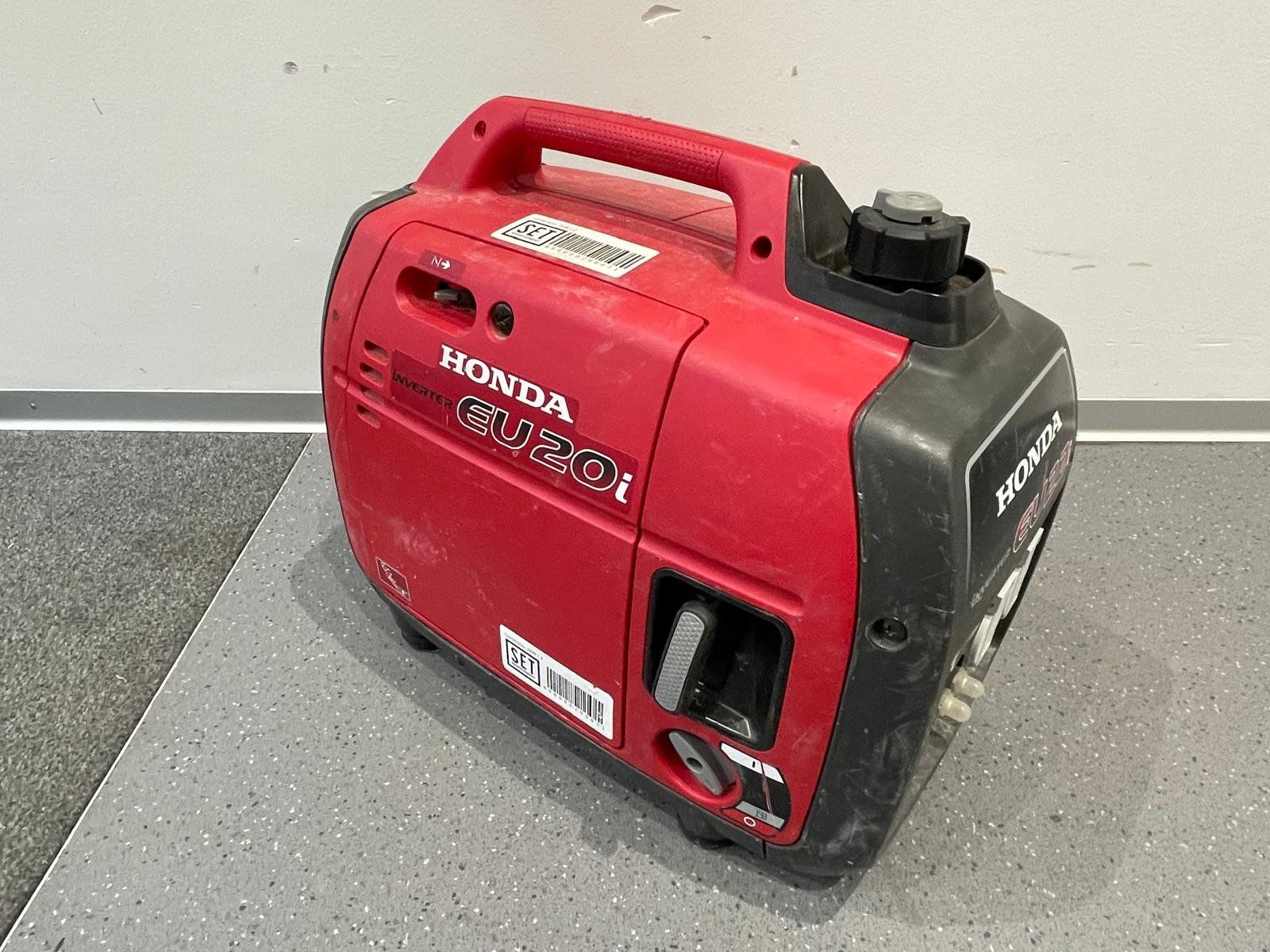 Honda Generatori di corrente: Stromgenerator Honda EU22i, Stromerzeuger, Geni, Notstrom – Usato da Zürich venduto da Lia107 1