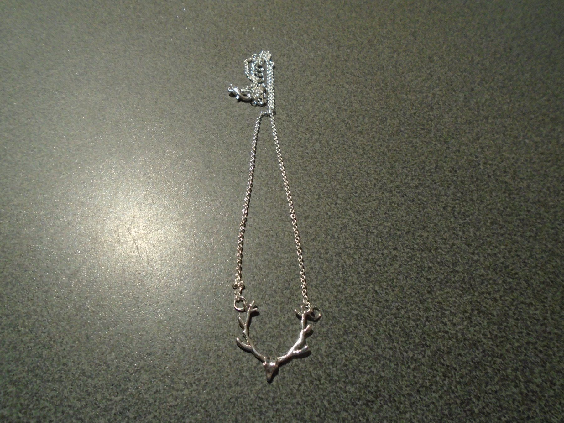 Catenine: Kette silberfarbig, Anhänger Hirschkopf – Nuovo e nell'imballaggio originale da Zürich venduto da abraxas1291