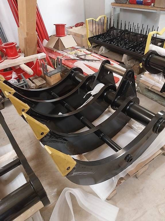 Altro per industria metallurgica: Reisszahn Anbaugerät – Usato da Kirchberg SG venduto da huiag.ch 1