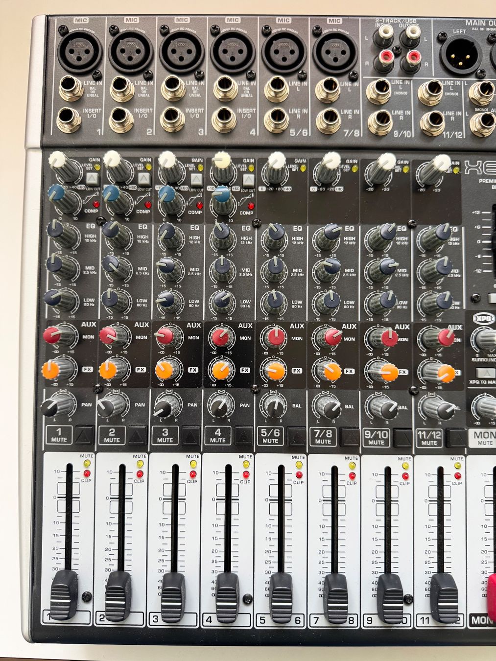 Behringer Console di mixaggio: Table de mixage 22 canaux Behringer Xenyx X1222USB – Usato da Biel/Bienne venduto da Philemon02 3