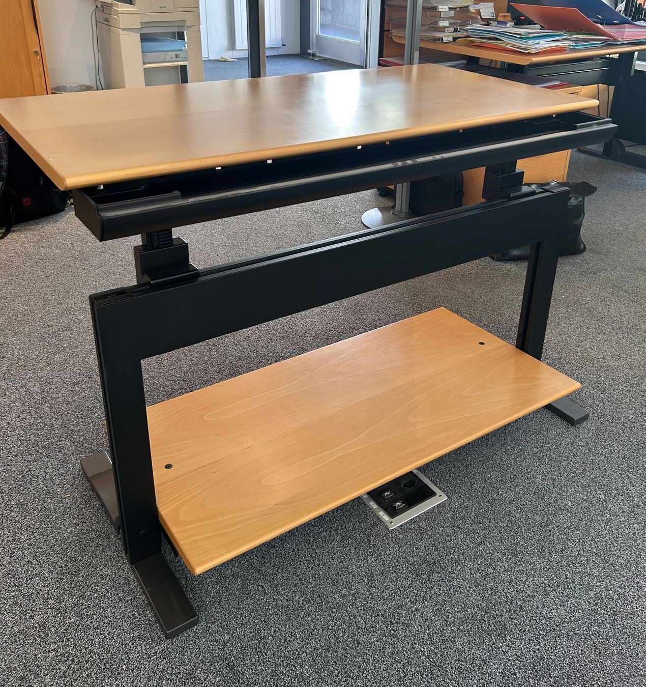 Schreibtische: ELAN- Gerätetisch Buche – Gebraucht aus Glattpark(Opfikon) von Cmberger 2