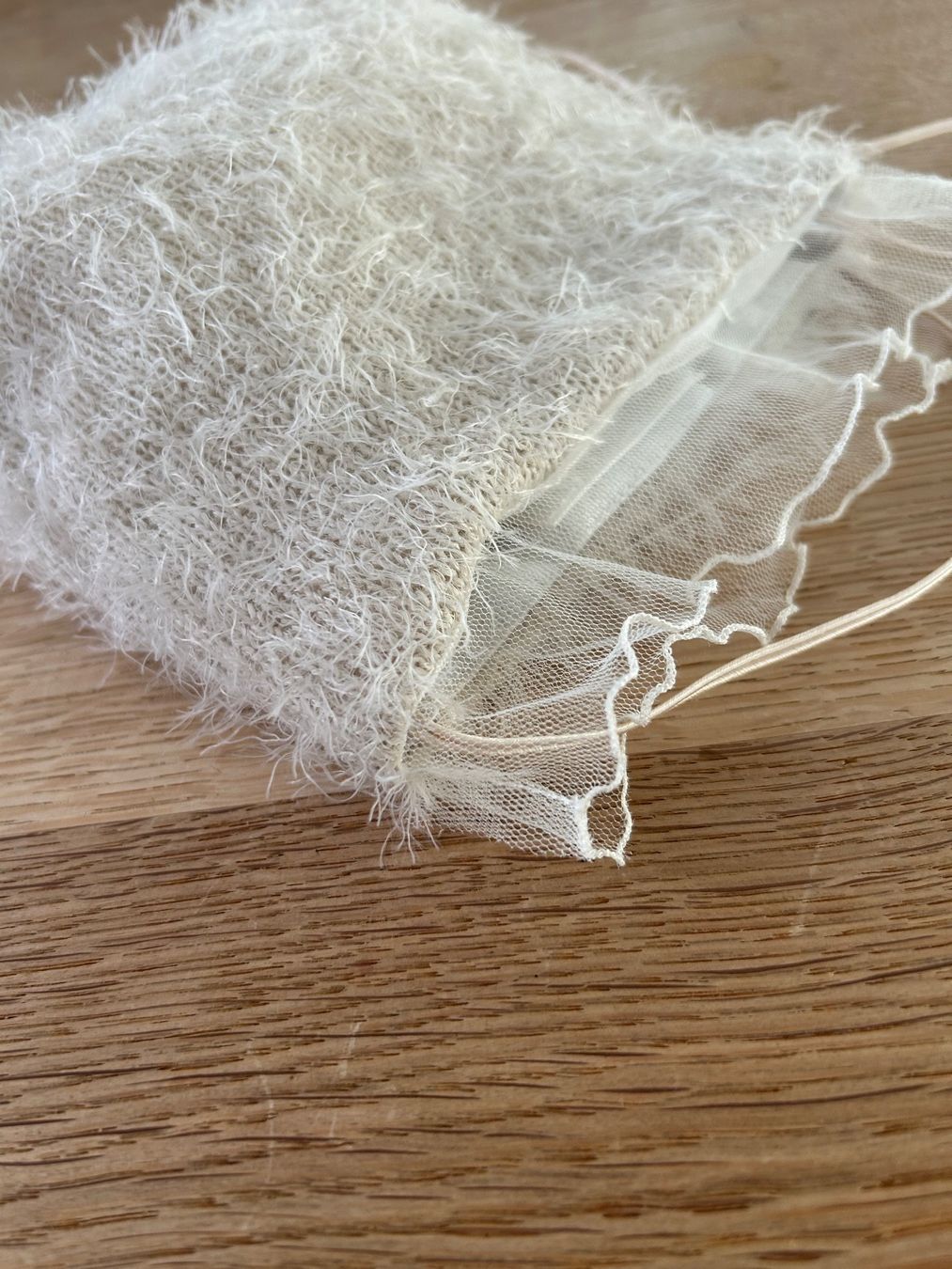 Borse da donna: Kleine Tasche aus beigem Teddystoff – Nuovo (secondo la descrizione) da Rothenburg venduto da stacostaco 1