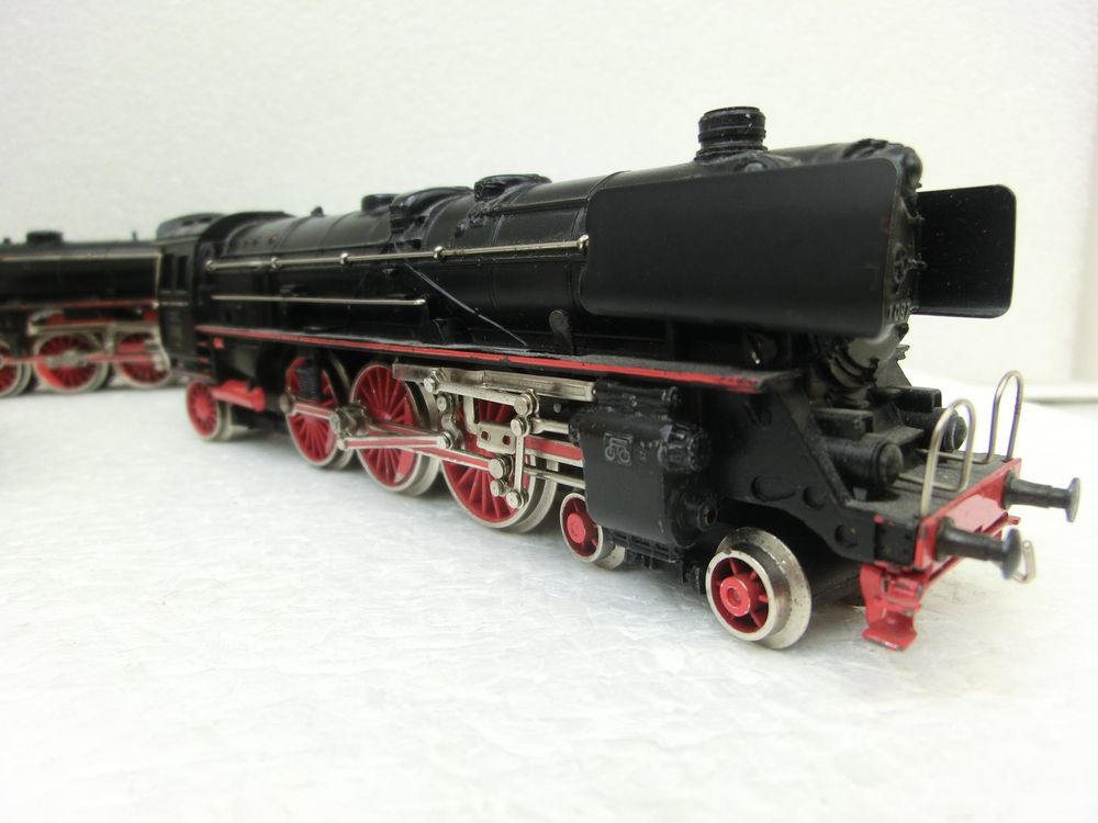 Märklin: 2 X Dampfloks 3005 BR 23 & 3048 BR 01, Gussgehäuse | Acheter ...