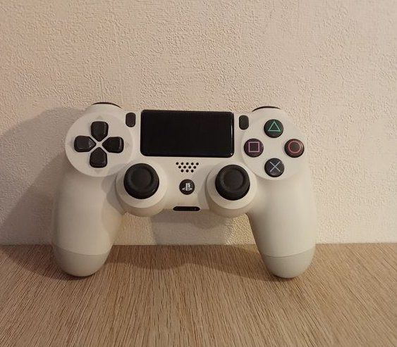 Sony Konsolen: PS4 Pro SSD – Gebraucht aus Saillon von Gupin 2