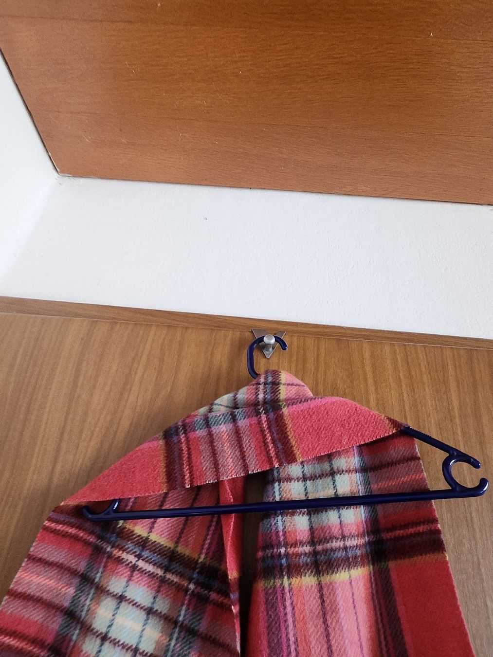 Foulard & Sciarpe: Écharpe Codello motif carreaux rouge  – Usato da Niedergösgen venduto da Eva2410 2