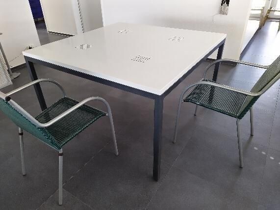 Schaffner Tavoli: Balkon -, Garten-Tisch (Stahl) – Usato da Eschlikon TG venduto da Ulala0 2