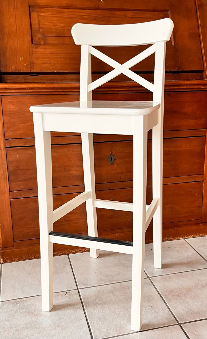 Ikea Seggioloni: Barhocker IKEA weiss – Nuovo (secondo la descrizione) da Malans GR venduto da KasparSch 1