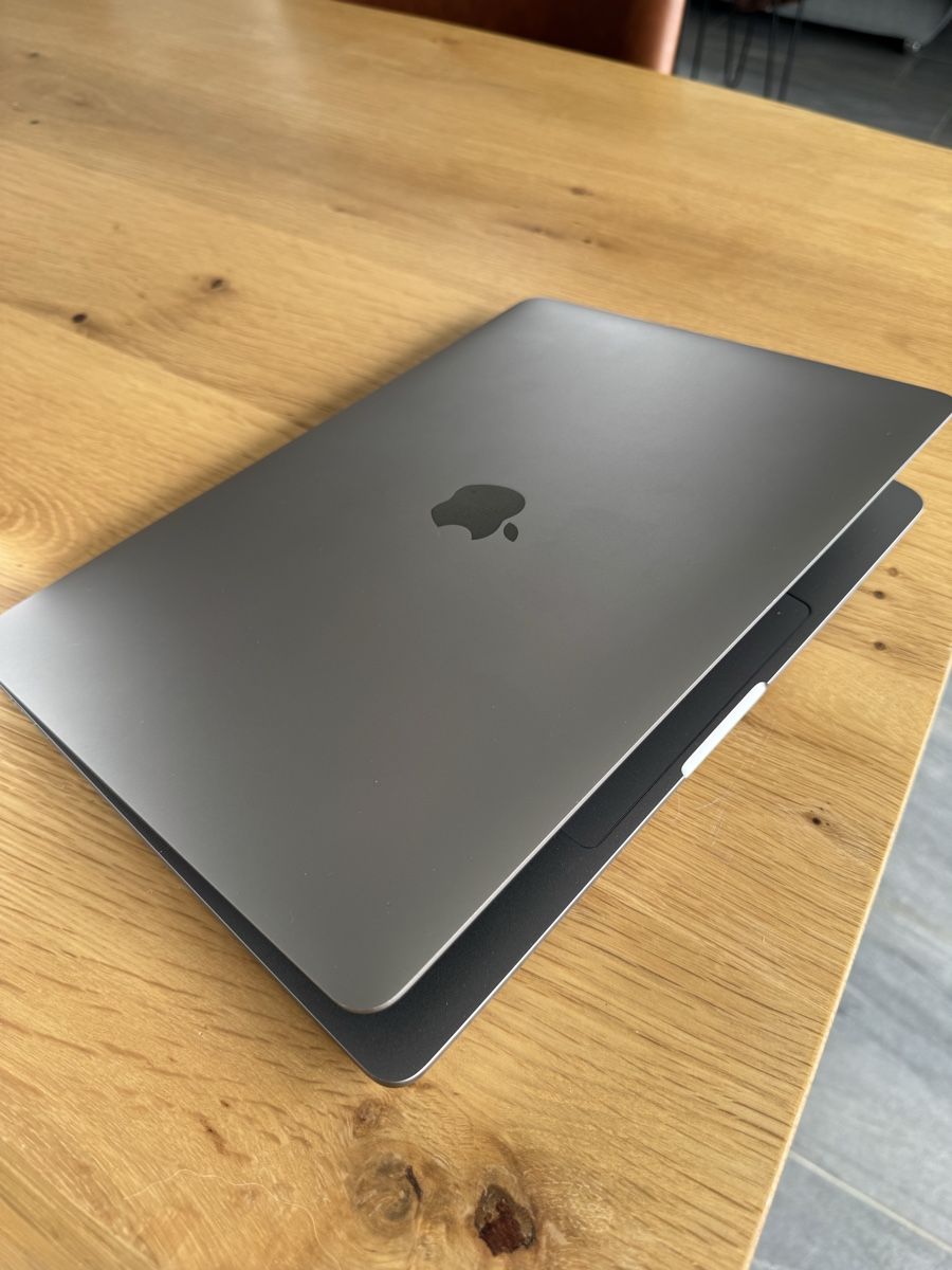 Apple Notebooks: MacBook Pro 13 2020 M1 8GO – Gebraucht aus Pringy von debbie.cstl 2