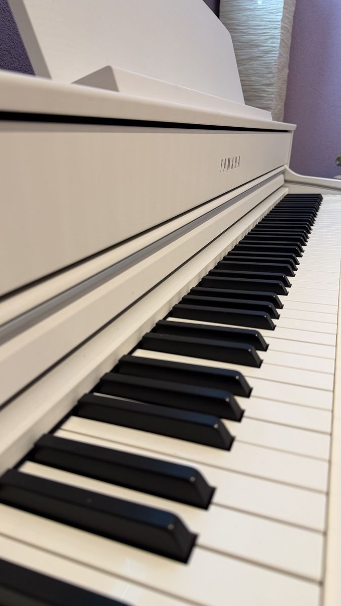 Yamaha Strumenti musicali: Yamaha E-Piano 645 – Usato da Matzendorf venduto da lob_hdb8 2